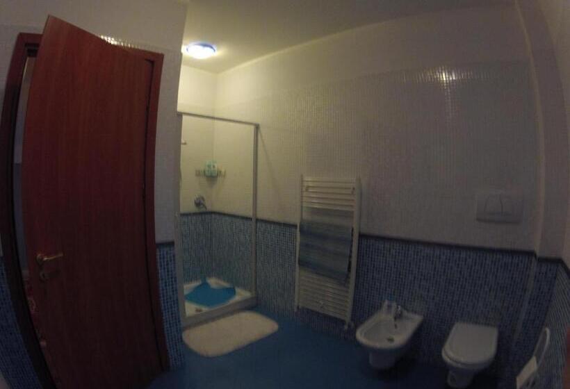 Трехместный Номер Стандарт с Балконом, B&b Mariposa