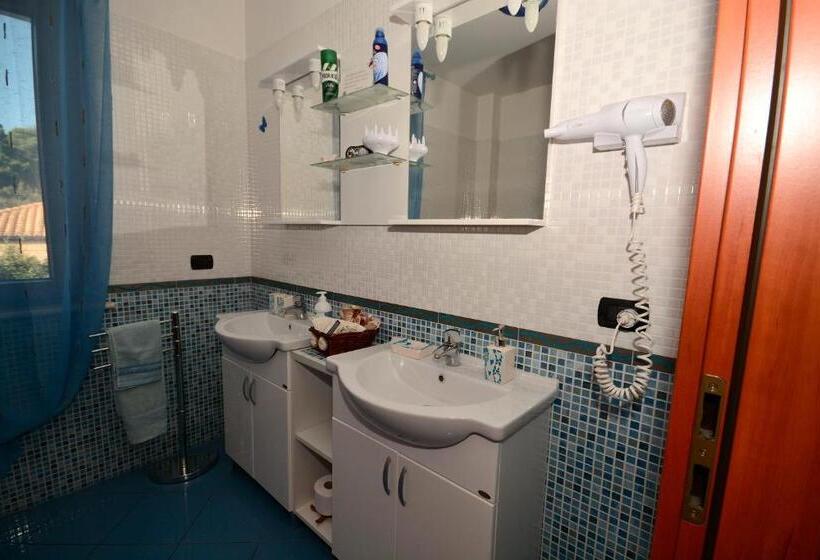Трехместный Номер Стандарт с Балконом, B&b Mariposa