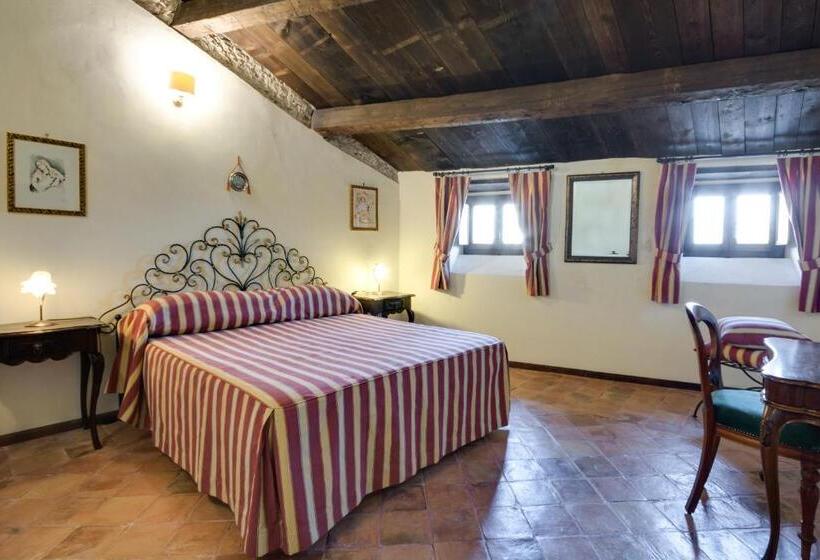 جناح جونيور, Castello Di Caccuri Suites