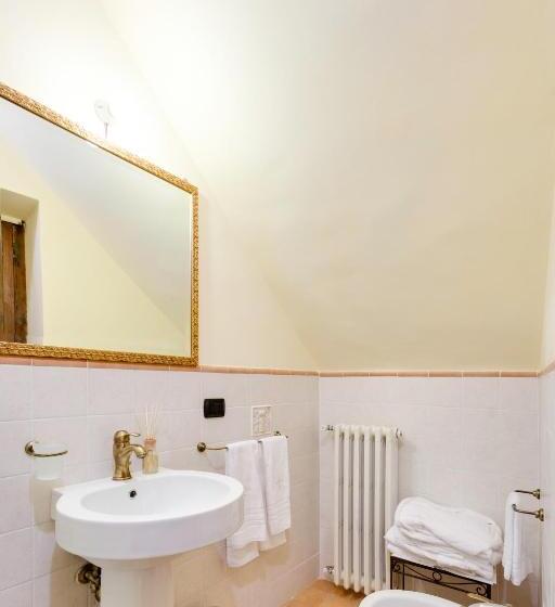 جناح ديلوكس, Castello Di Caccuri Suites