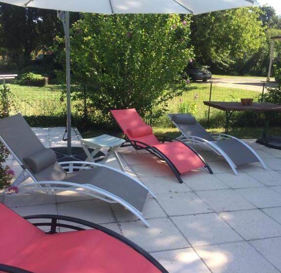 غرفة قياسية مطلّة علي الحديقة, Les Luz   Chambres D Hôtes