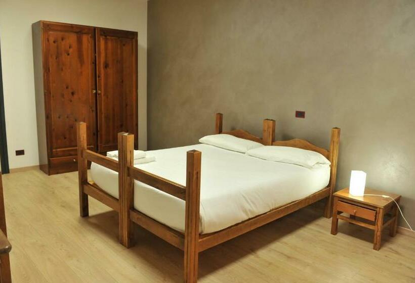 غرفة قياسية ثلاثية, Theotokos