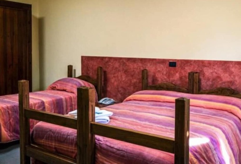 غرفة قياسية ثلاثية, Theotokos