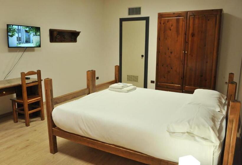 غرفة قياسية رباعية, Theotokos