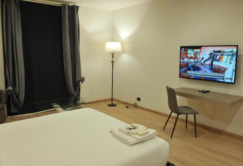 غرفة سوبيريور, Theotokos