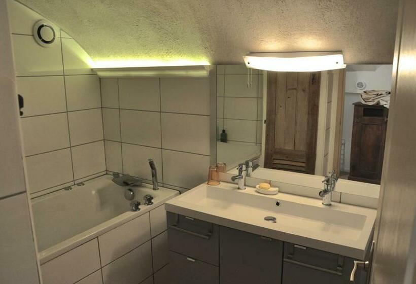 패밀리 룸, Le Clos Du Cher En Beaujolais