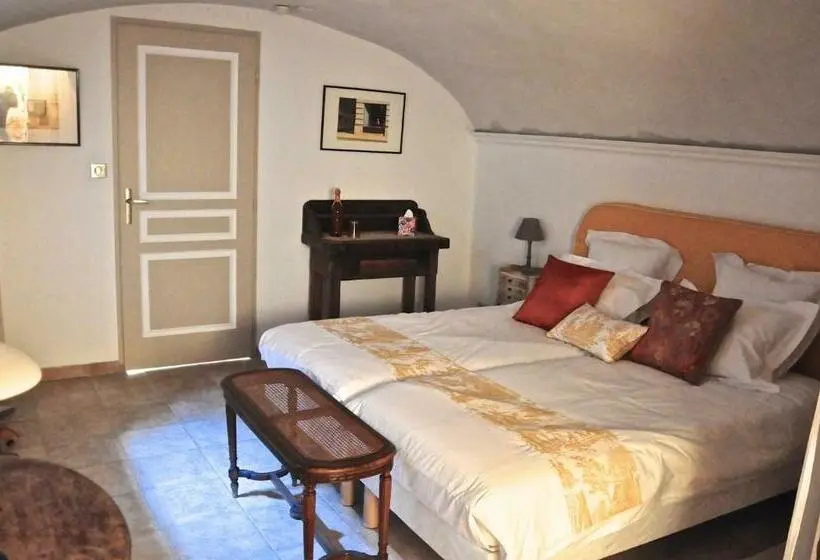 ファミリールーム, Le Clos Du Cher En Beaujolais