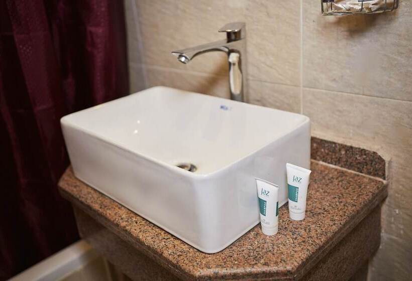 اتاق استاندارد یک نفره, The View Pyramids