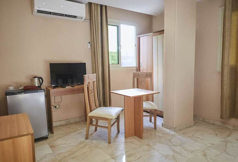 اتاق استاندارد یک نفره, The View Pyramids