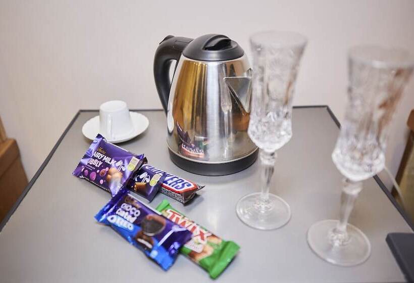 اتاق استاندارد یک نفره, The View Pyramids