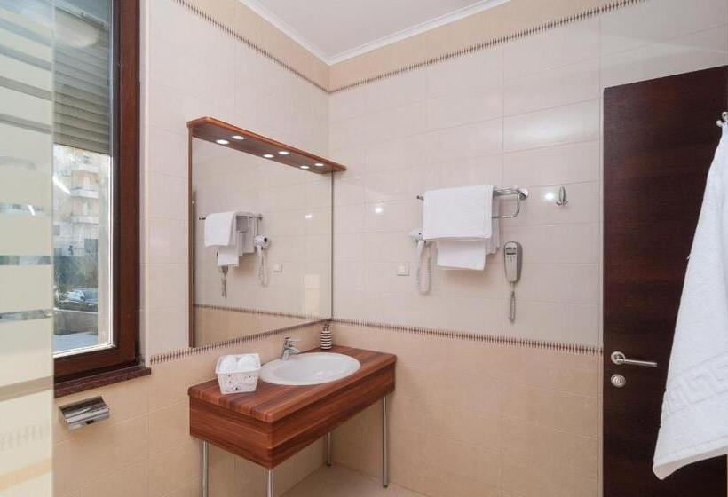 Deluxe Szoba, Luxury Rooms Near The Beach2