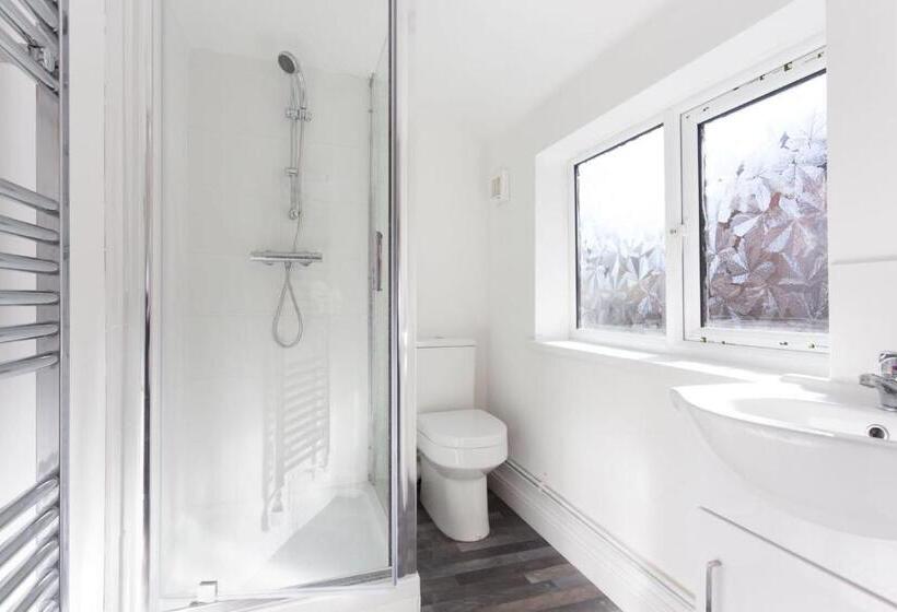 Номер Стандарт Совместная Ванная, Townhouse @ 76 Clare Street Stoke