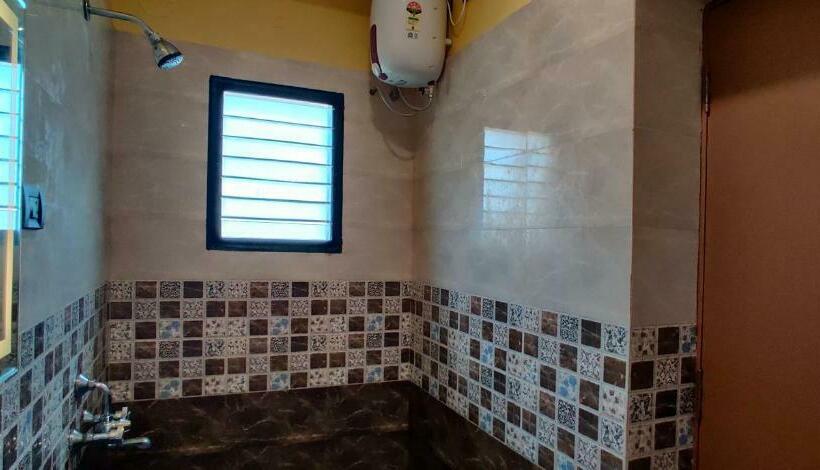 חדר דחוקס עם מיטת קינג, Coral Shelters Mattuthavani