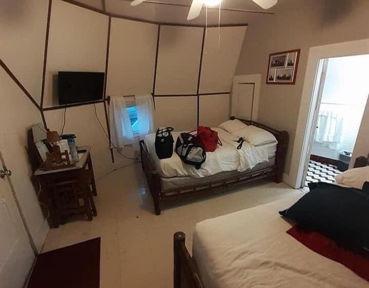 غرفة قياسية رباعية, Historic Wigwam Village No 2