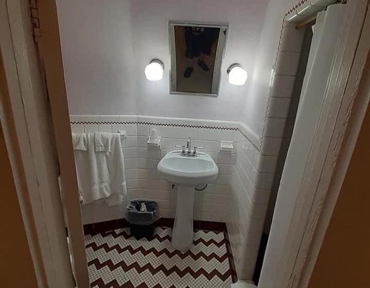 غرفة قياسية رباعية, Historic Wigwam Village No 2