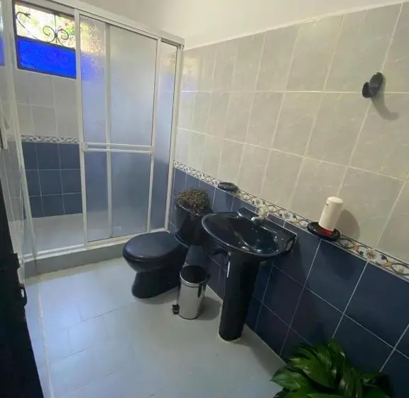 Standard Neljän Hengen Huone, Hostal Casa Montañita