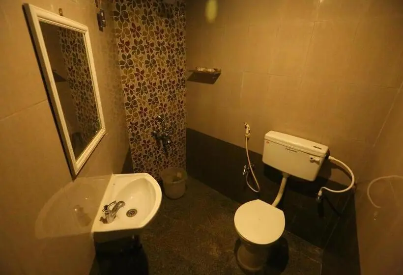 اتاق لوکس, Le Apex Inn