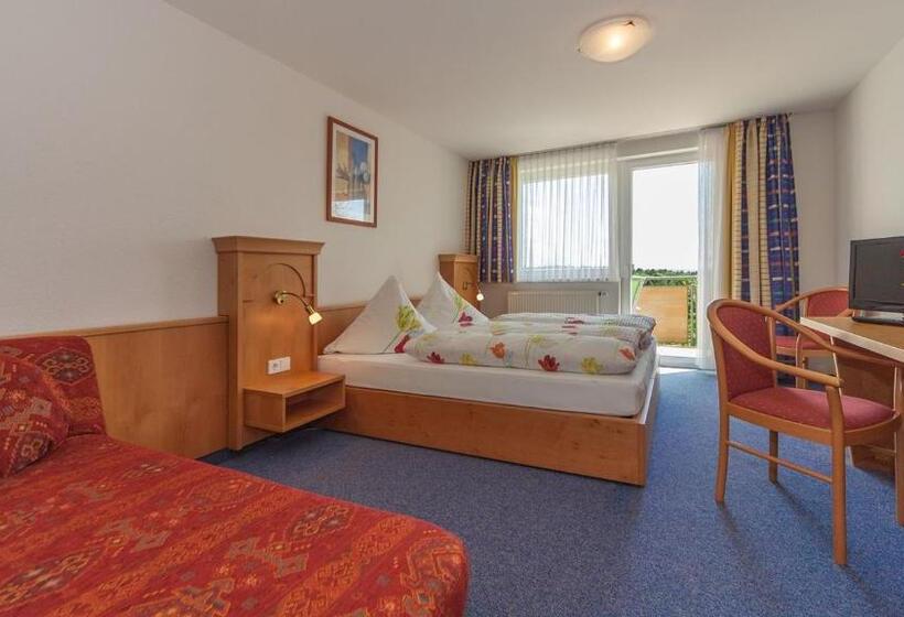 带阳台的三人标准间, Gasthof Krone Hotel & Restaurant