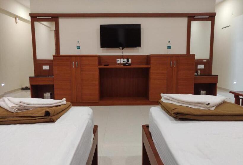 패밀리 룸, Bhramari Nest