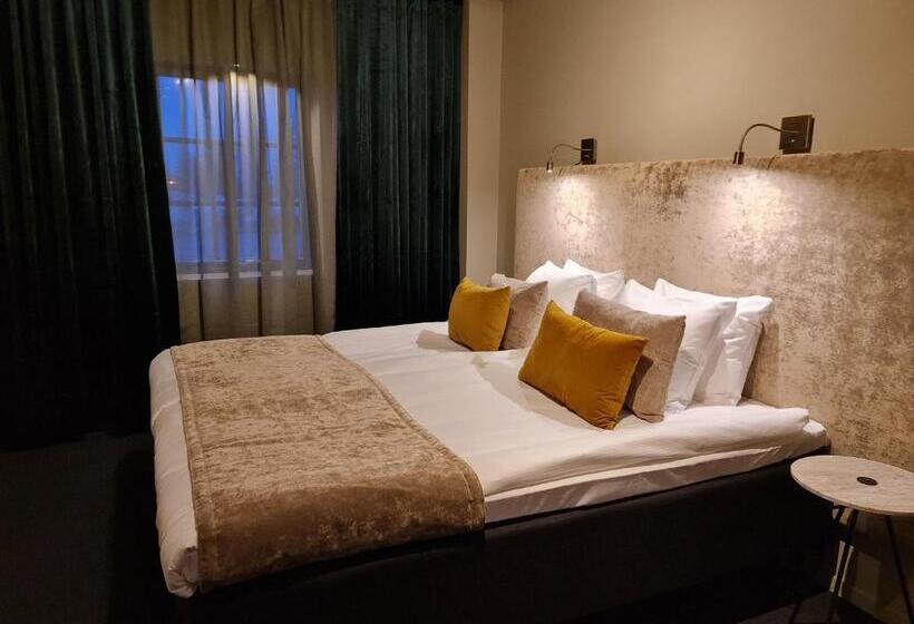 스탠다드 룸, L Viktors