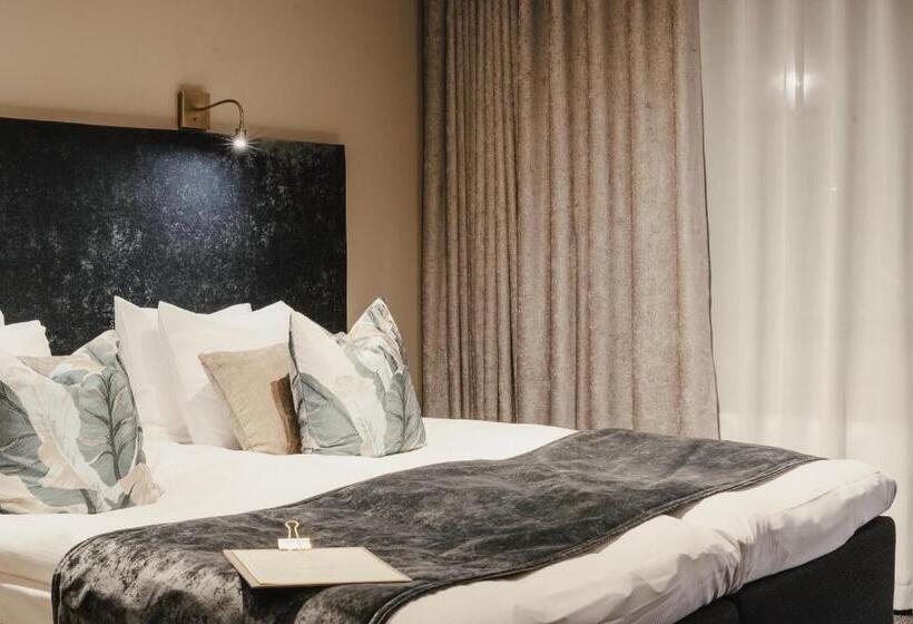 스탠다드 룸, L Viktors