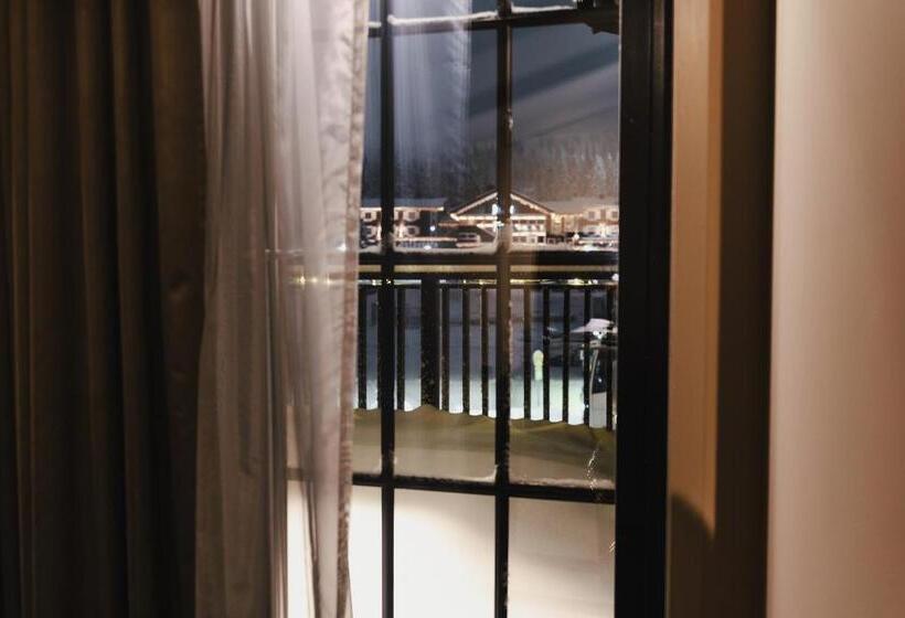 주니어 스위트, L Viktors