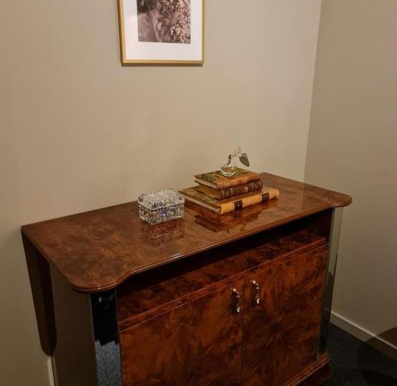 스위트, L Viktors