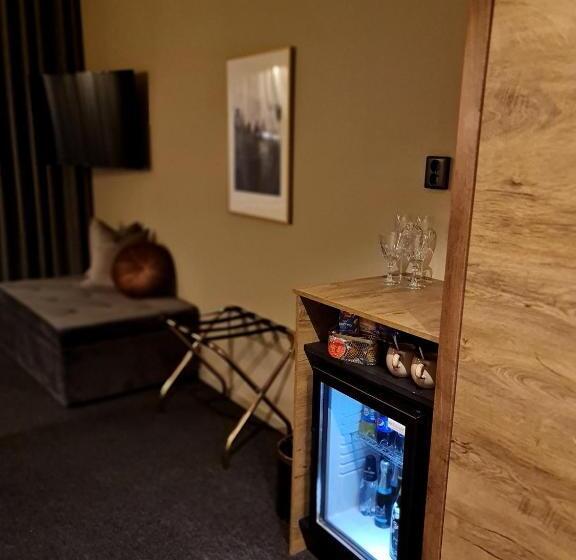 스위트, L Viktors