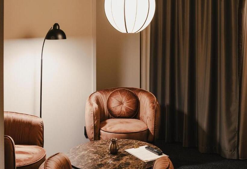 스위트, L Viktors