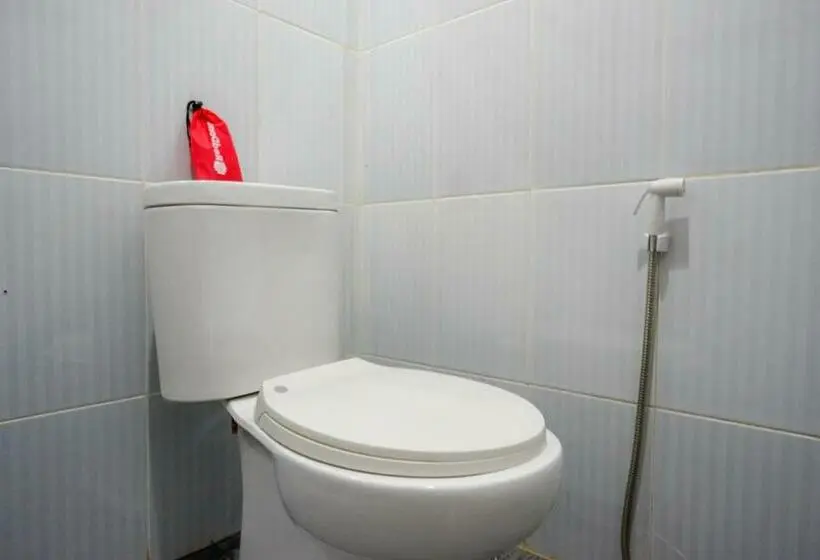 Delüks Oda, Reddoorz @ Jalan Bali Cilacap