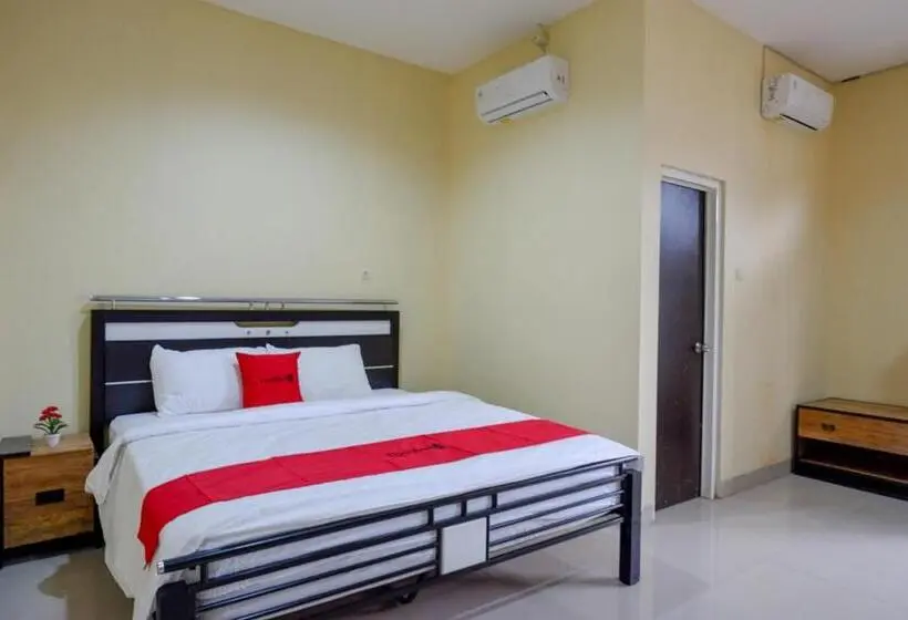 Delüks Oda, Reddoorz @ Jalan Bali Cilacap