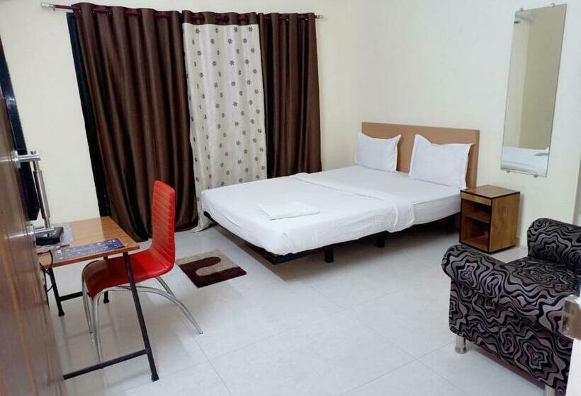 اتاق لوکس, Relax Inn