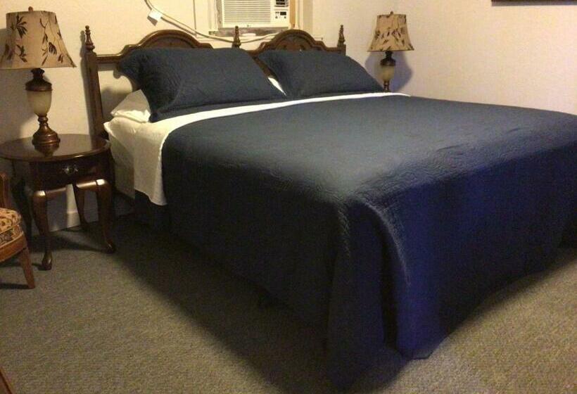 חדר אקונומי, Lucky 7/ Rainbow Motel