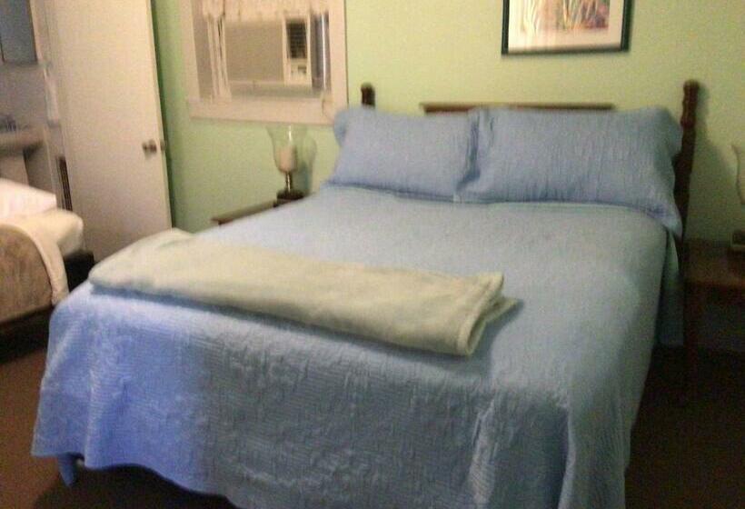 חדר אקונומי, Lucky 7/ Rainbow Motel