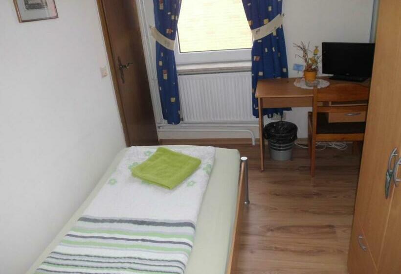 スタンダードシングルルーム, Wilhelm Busch Stube