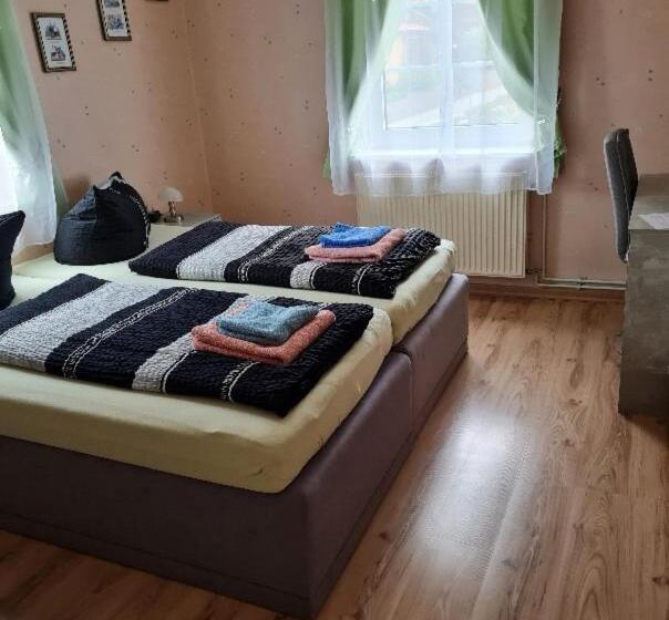 スタンダードルーム, Wilhelm Busch Stube