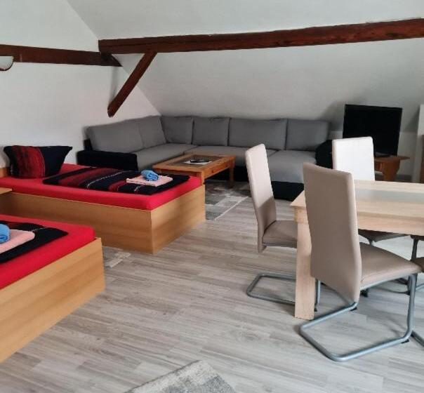 １ベッドルームアパートメント, Wilhelm Busch Stube