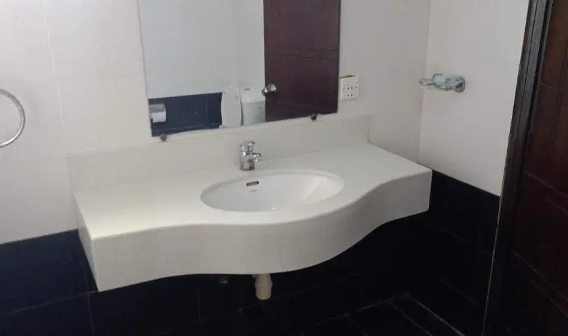 اتاق لوکس یک تخته, Hira Guest House