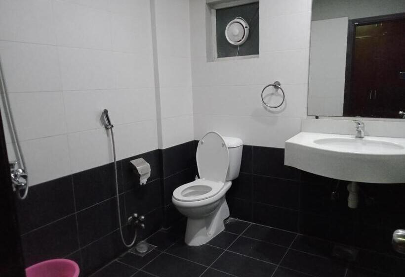 اتاق لوکس سه تخته, Hira Guest House