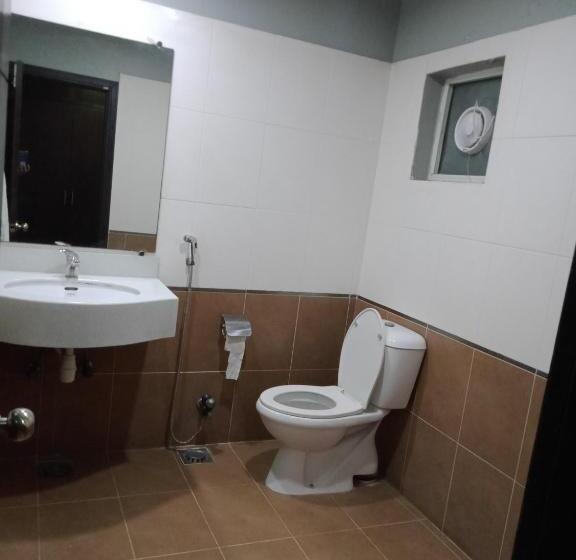 اتاق لوکس سه تخته, Hira Guest House