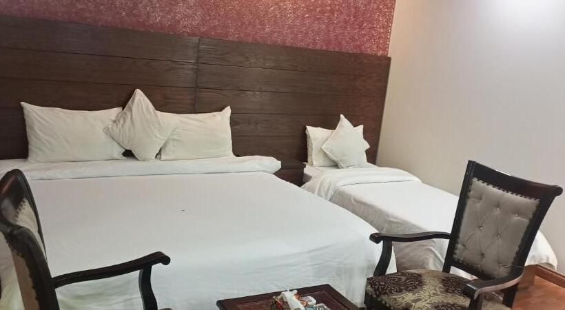 اتاق خانوادگی, Hira Guest House