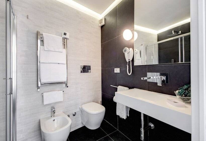 اتاق استاندارد چهار تخته, Albergo Abruzzi