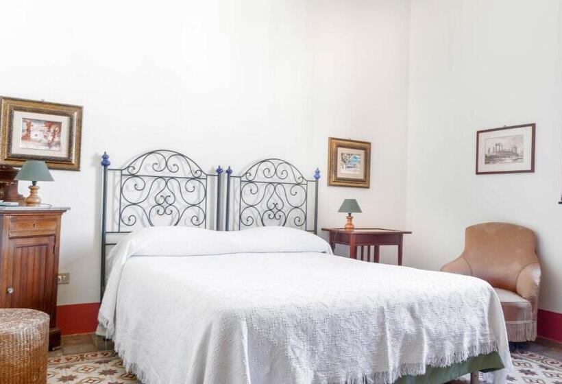 اتاق استاندارد سه نفره, Baglio Spano  Antiche Dimore Di Sicilia