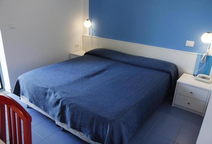 이코노미 룸, B&b Marina