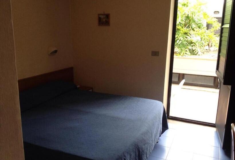 이코노미 룸, B&b Marina