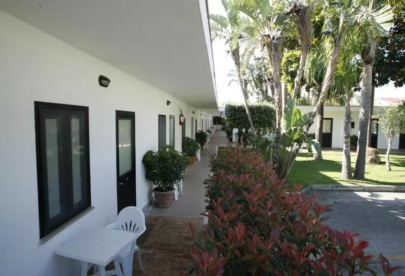 اتاق ساده سه‌ نفره, B&b Marina