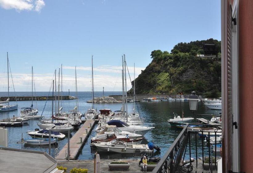 Номер Стандарт Трехместный, Crescenzo