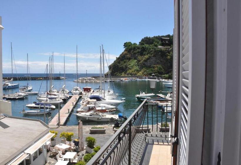 Номер Стандарт Трехместный, Crescenzo