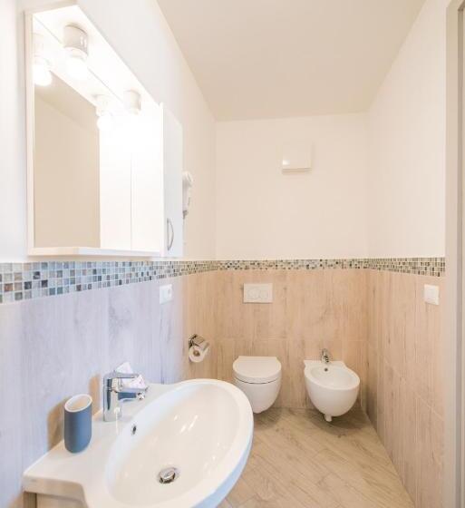 Номер Economy, Crescenzo