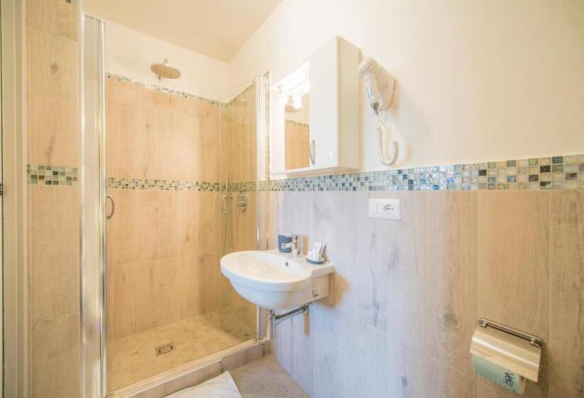 Номер Стандарт Трехместный, Crescenzo